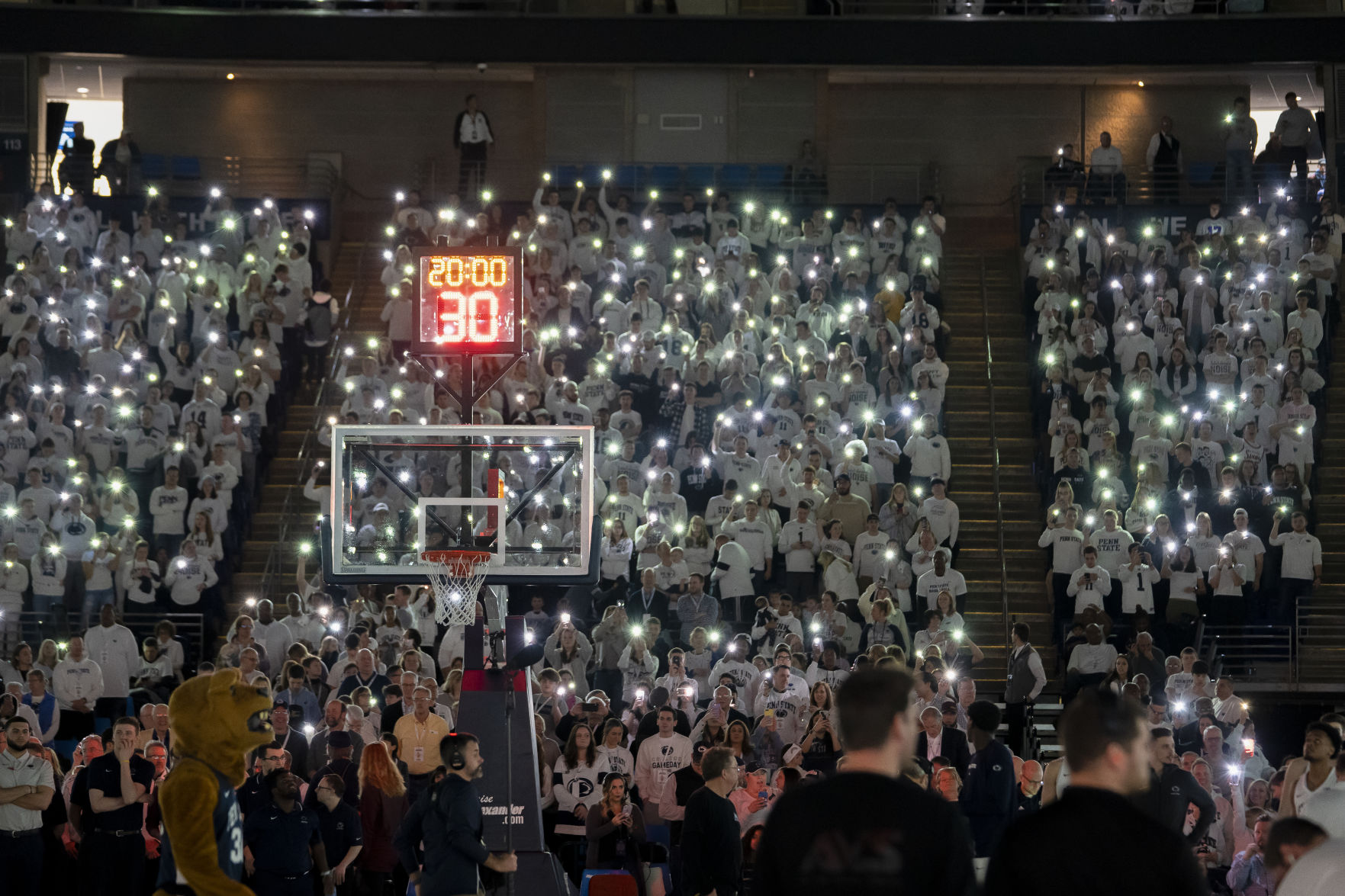 Penn State Men's Basketball Vs. Minnesota, Crowd Lights